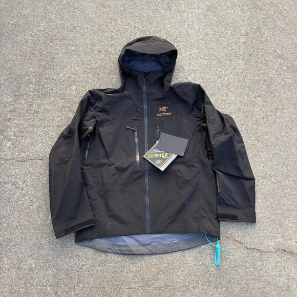 Arc'teryx Men's Black Jacket - Picture 1 of 7